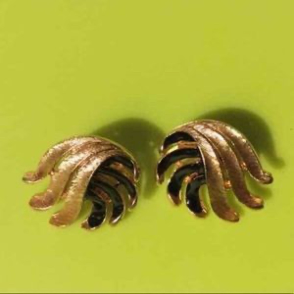 💎★❦꒒ik୧⌵♡⌵N୧w❦★ AUCTIO Very Rave VTG Open Leaf Black & Gold Earrings